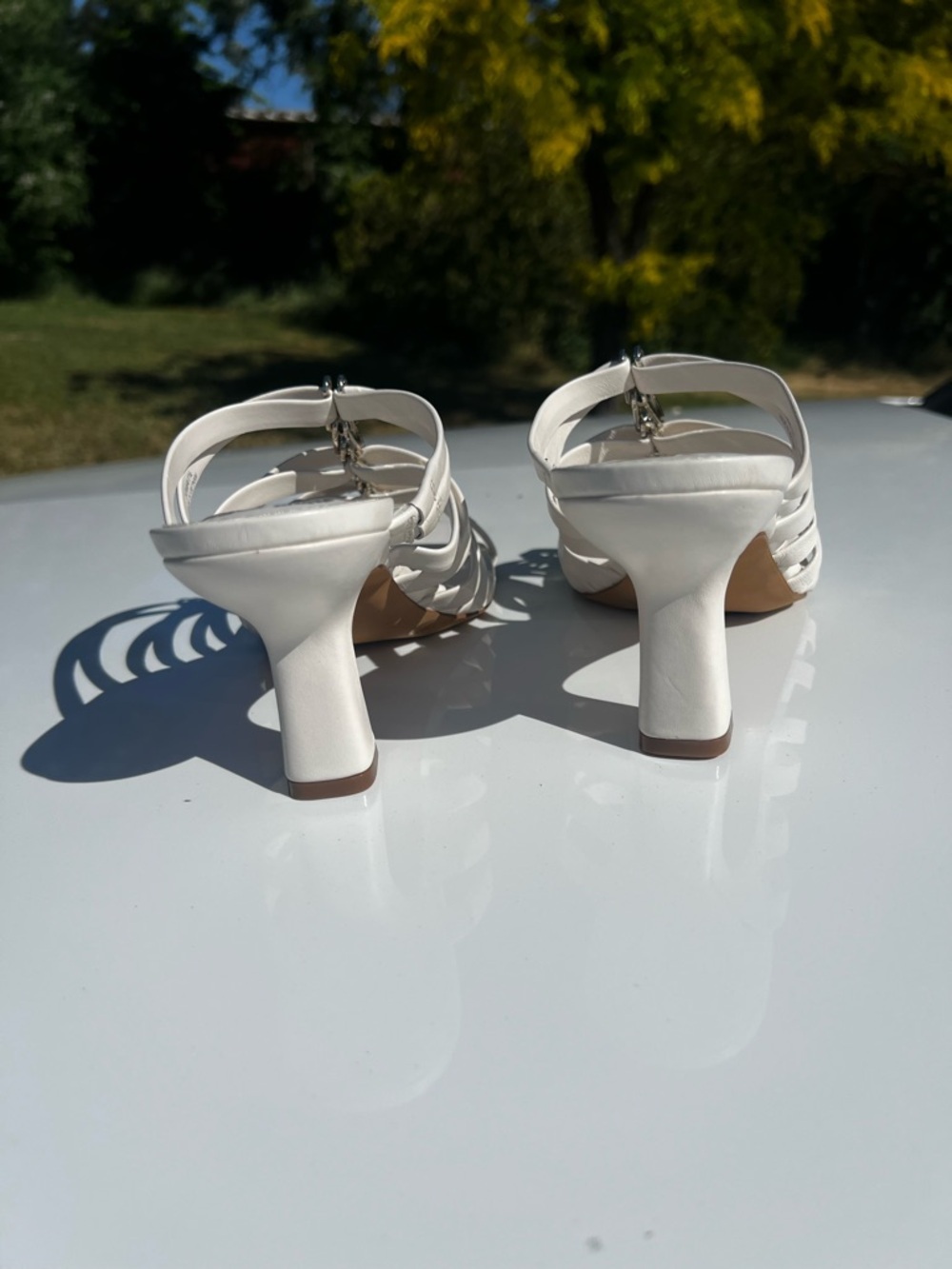 Vince Camuto White Strappy Chain-Accent Slide Mules - Picture 4 of 7